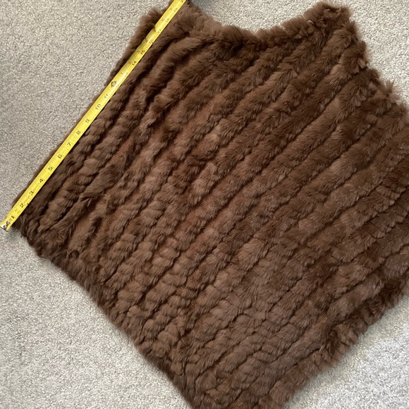 Luxurious Brown Rabbit Fur Poncho - Picture 7 of 12